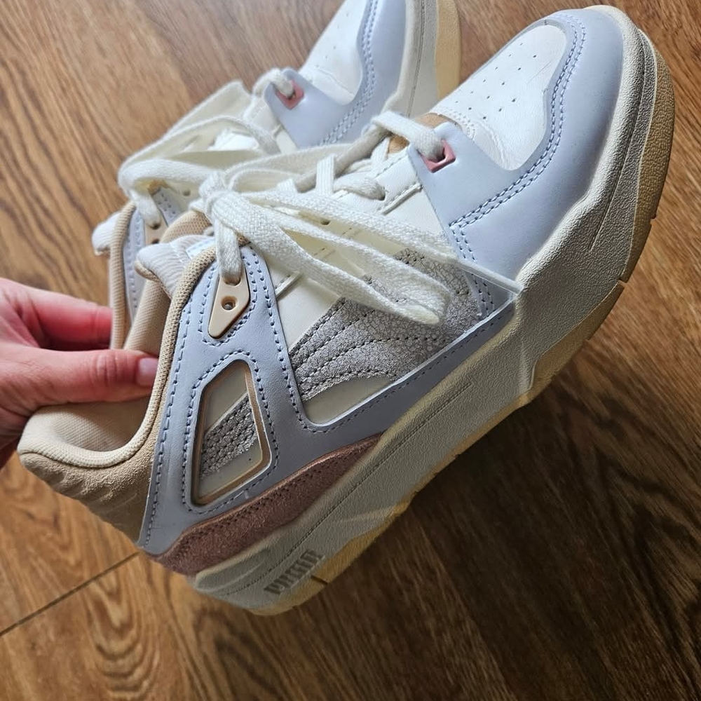 Puma White and Pink Sneakers